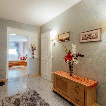 Monty By Monicare 公寓 洛伊塔施