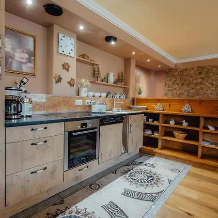 Monty By Monicare 公寓 洛伊塔施