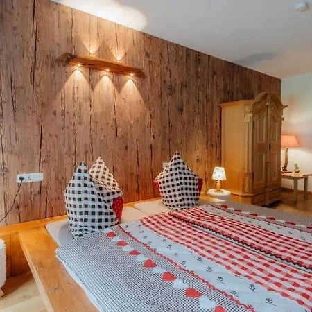 Monty By Monicare * 로이타쉬