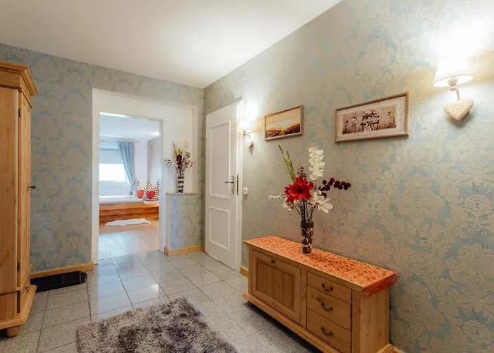 Monty By Monicare Daire Leutasch